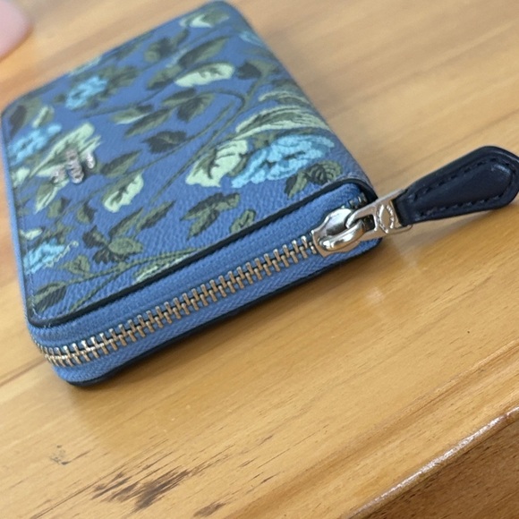 Coach Accordion Zip Slim Wallet Sleeping Rose Print Coated Canvas EUC - Picture 6 of 14